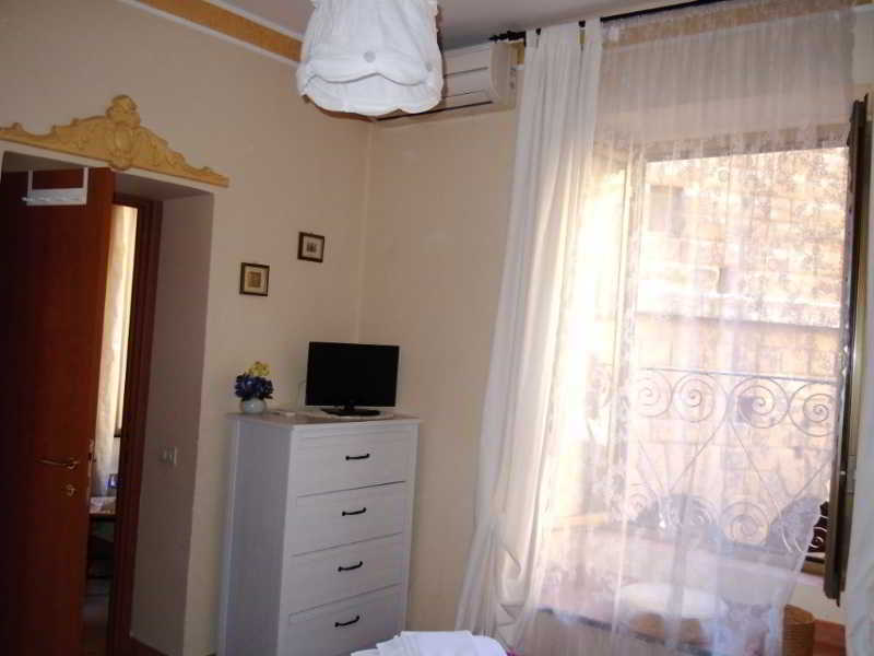 Il Grillo Ai Fori Romani 5*